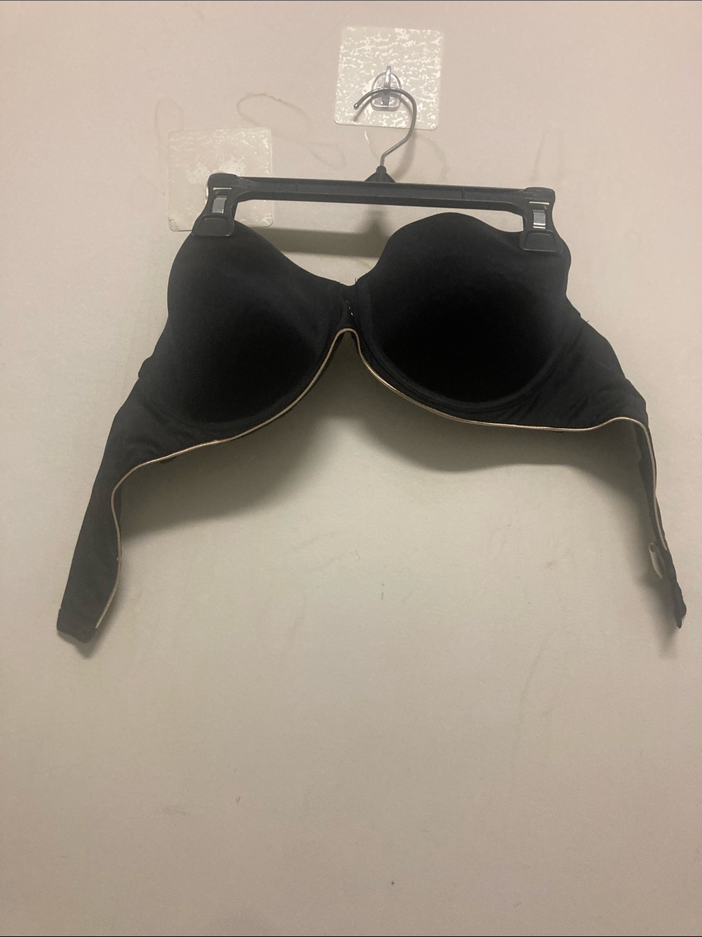 SWEET NOTHING/Convertible Strapless Black Bra with Smooth Molded Cups